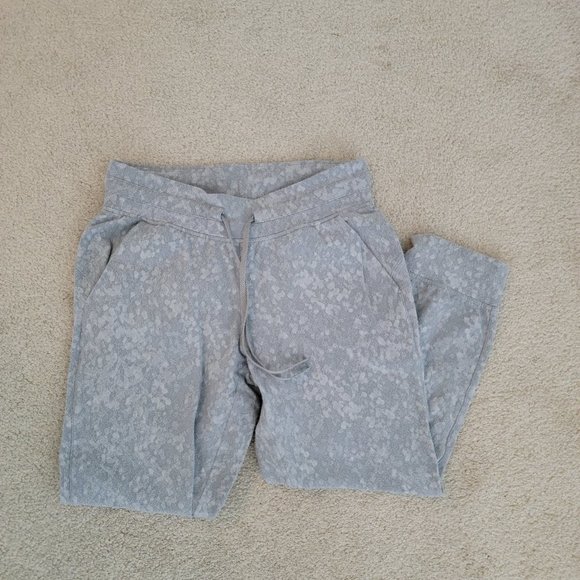 lululemon athletica cropped jogger - Picture 2 of 5